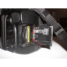 Замена дверцы карты памяти Nikon D5100 / D3100 SD